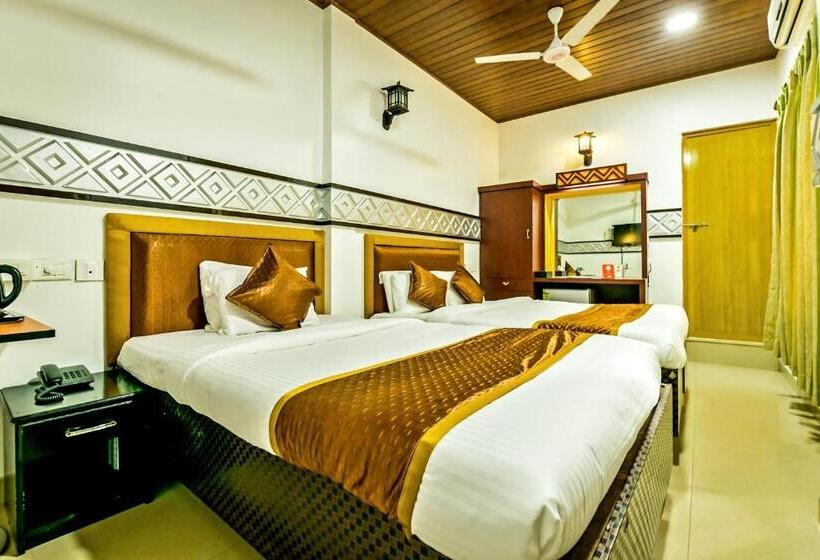 Oyo Flagship 19587 Hotel Gago