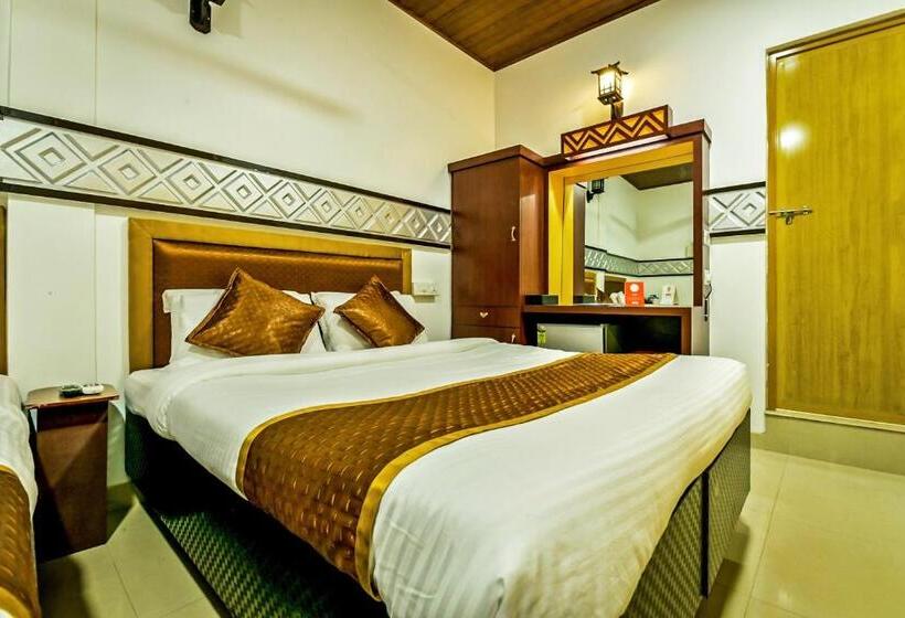 Oyo Flagship 19587 Hotel Gago