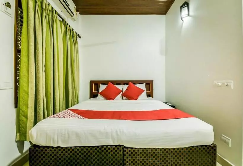 Oyo Flagship 19587 Hotel Gago