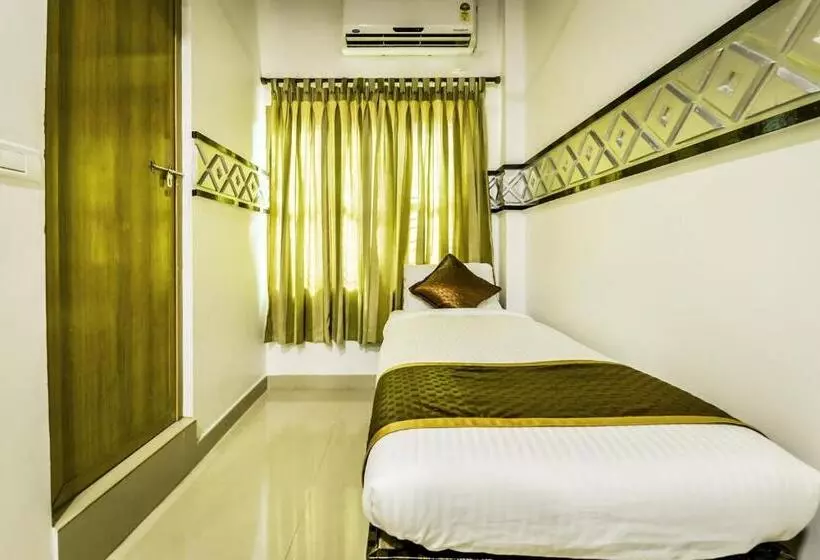 Oyo Flagship 19587 Hotel Gago