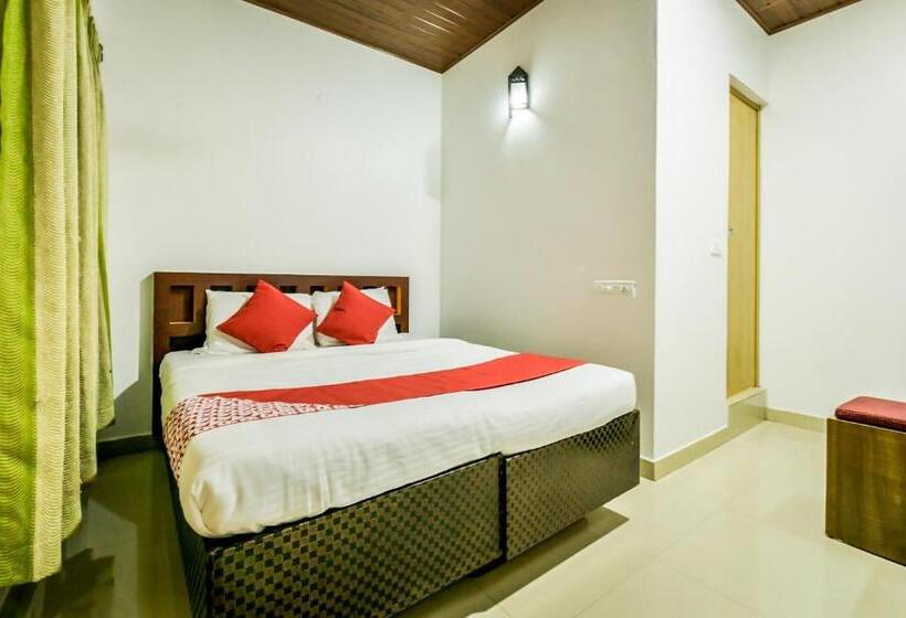 Oyo Flagship 19587 Hotel Gago