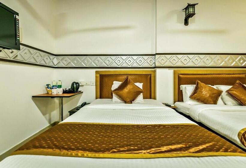 Oyo Flagship 19587 Hotel Gago