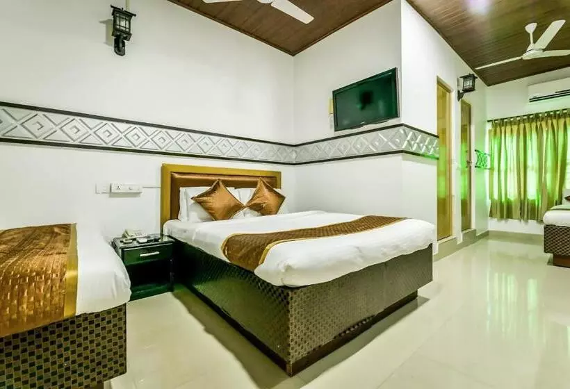 Oyo Flagship 19587 Hotel Gago
