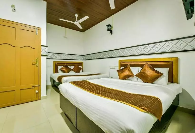 Oyo Flagship 19587 Hotel Gago