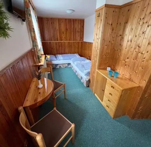 پانسیون Bílá Labuť Horský Hotýlek