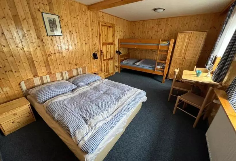 پانسیون Bílá Labuť Horský Hotýlek