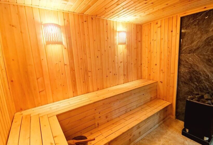 Bayangol Hotel & Resort