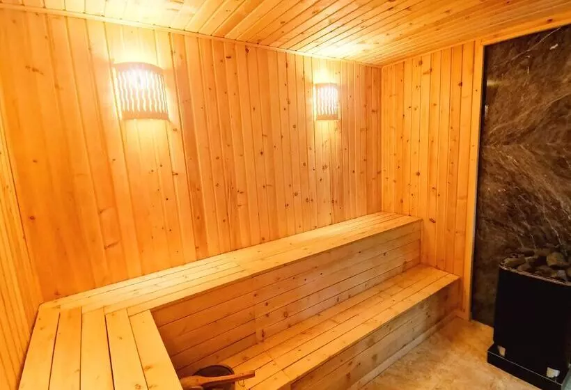 Bayangol Hotel & Resort