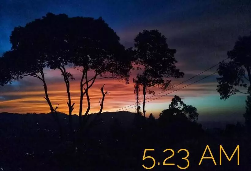 ベッドアンドブレックファースト Mountain Peak Ella