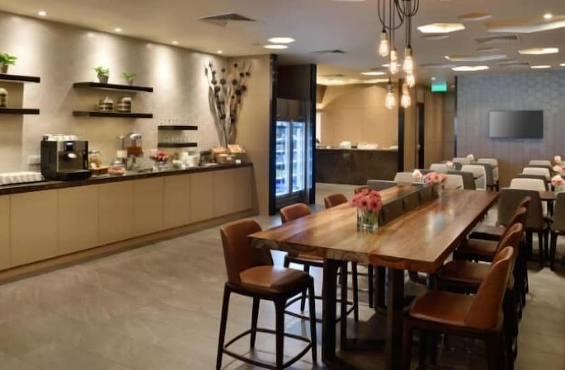 هتل Plaza Premium Lounge Singapore T1 Hostel