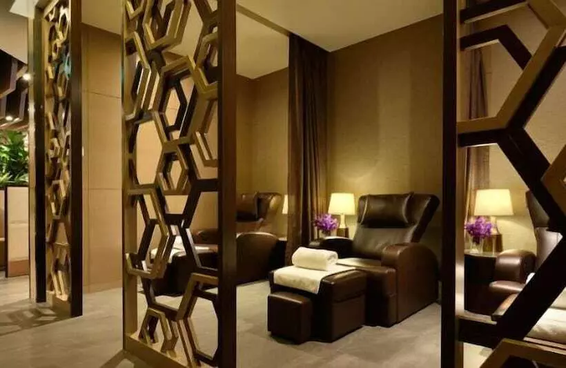 هتل Plaza Premium Lounge    Singapore T1   Hostel