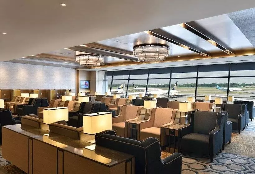 هتل Plaza Premium Lounge    Singapore T1   Hostel