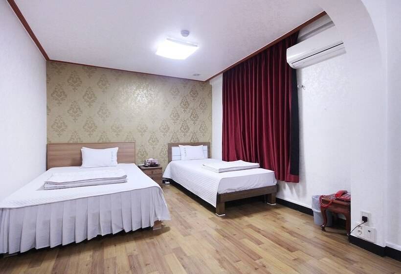 فندق على الطريق Andong Lotto