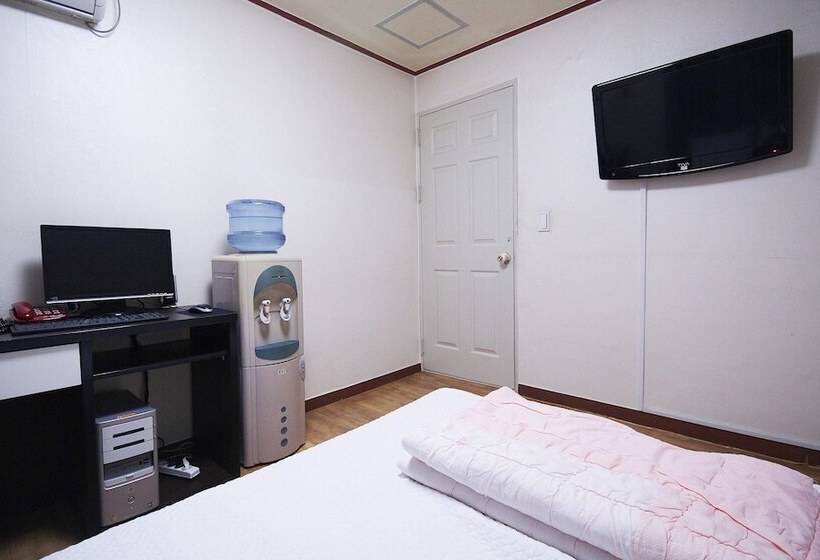 فندق على الطريق Andong Lotto