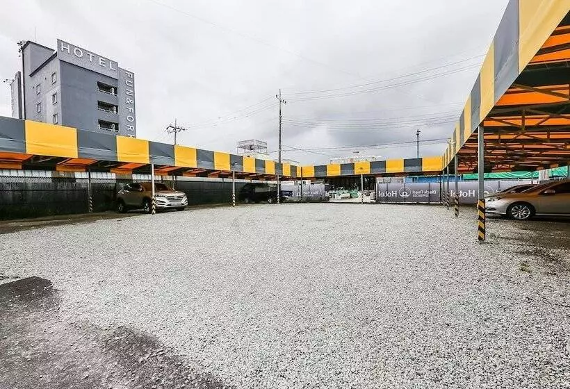 Motelli Black Pearl Gongju