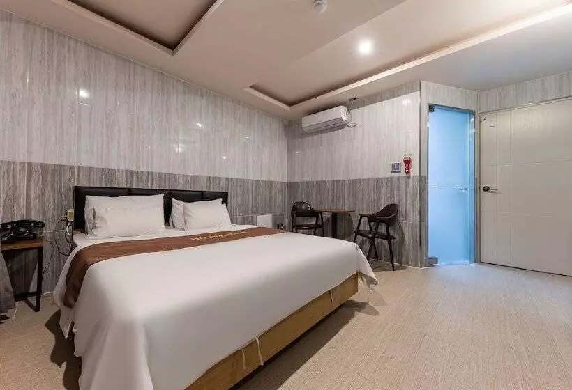 Motelli Black Pearl Gongju