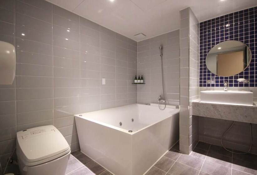 Motel Deokcheon Den Basta