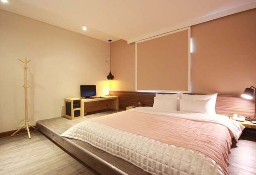 Motel Deokcheon Den Basta