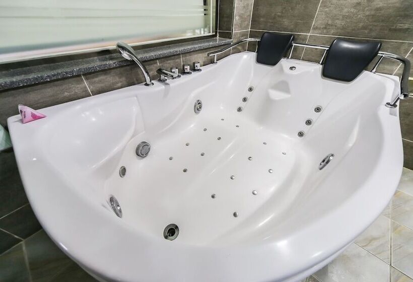 모텔 Ulsan Junggu Time