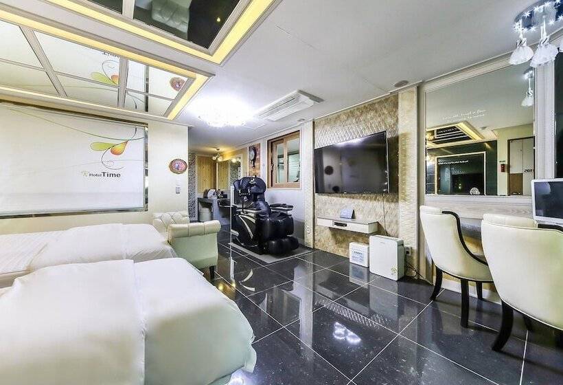 모텔 Ulsan Junggu Time