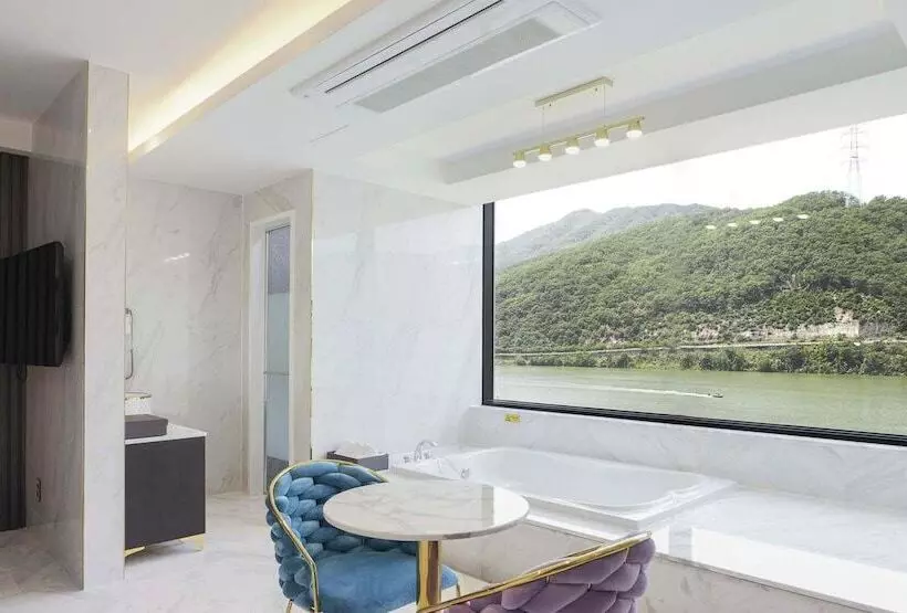 Motelli Yangpyeong Riverion