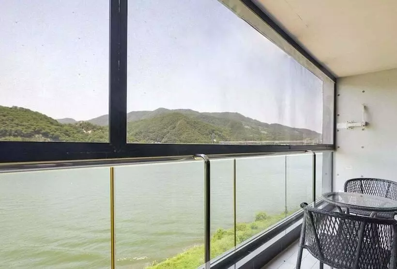 Motelli Yangpyeong Riverion