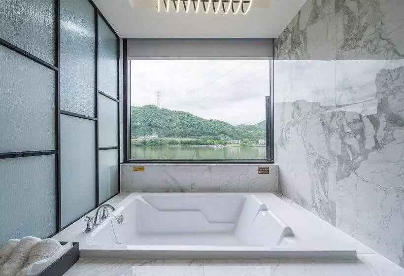 Motelli Yangpyeong Riverion