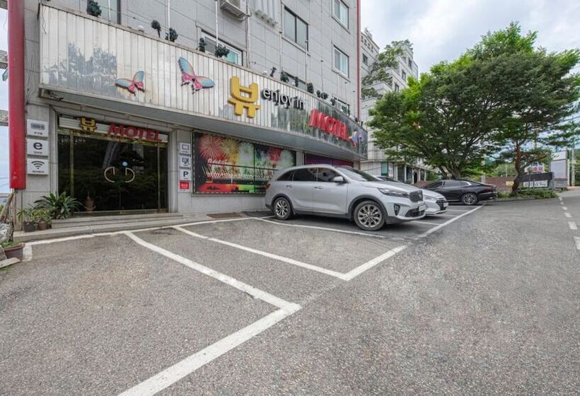 Motel Yeongdeok View