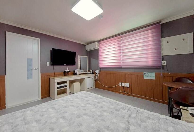 Motel Yeongdeok View