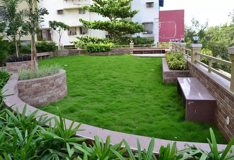 Retkeilymaja Covie Kharghar 200