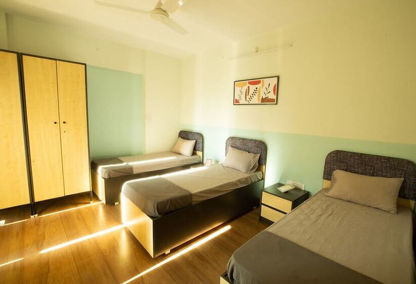 Retkeilymaja Covie Kharghar 200