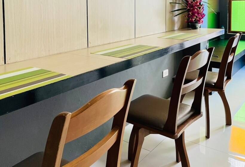 هاستل Rabbitel Phuket