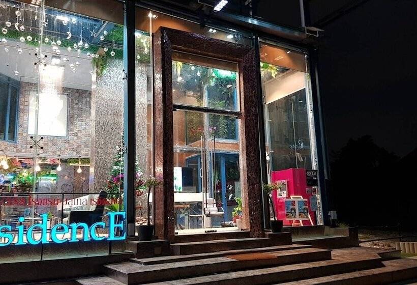 בית מלון כפרי Bluetel Re Sidence Bangkok Impact