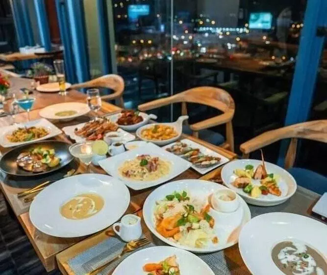 Hotelli Bluetel Re Sidence Bangkok Impact