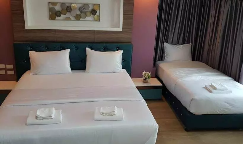 Hotelli Bluetel Re Sidence Bangkok Impact