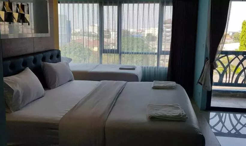 Hotelli Bluetel Re Sidence Bangkok Impact