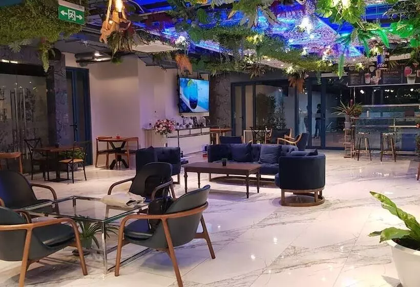 Hotelli Bluetel Re Sidence Bangkok Impact