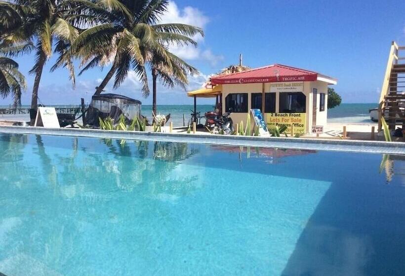 هتل Club Rooms At Popeyes Beach Resort