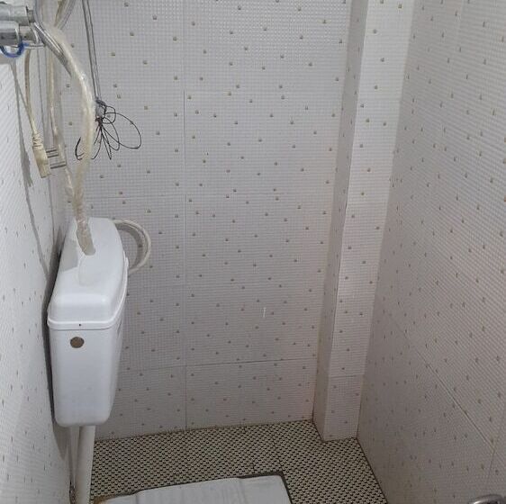 Hotel Goroomgo Comfort Hostel Charbagh Lucknow