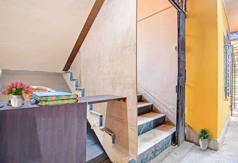 Отель Goroomgo Dream Line Kalikapur Kolkata