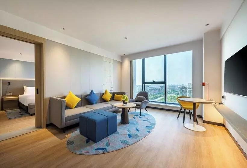Hotelli Holiday Inn Express Zhoukou Dancheng, An Ihg