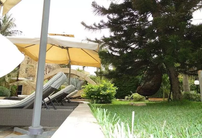Iris Hotel