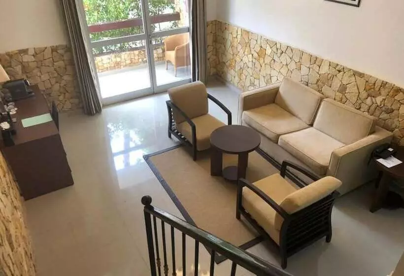 Iris Hotel