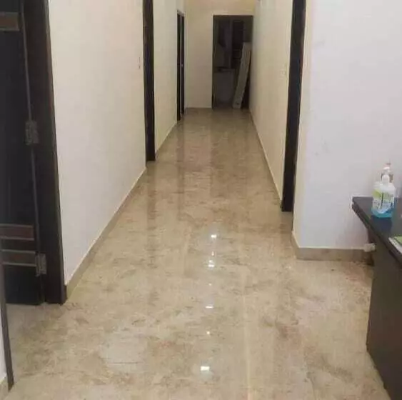 Hotelli Iroomz S Silver Suites
