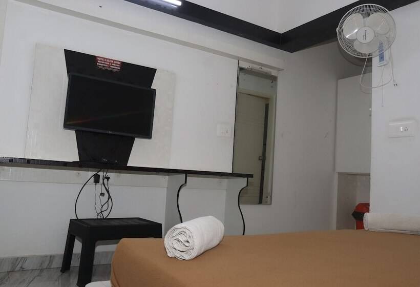 Отель Iroomz S Silver Suites