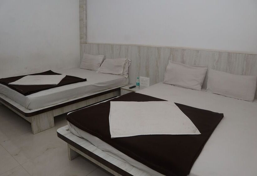 Отель Iroomz S Silver Suites