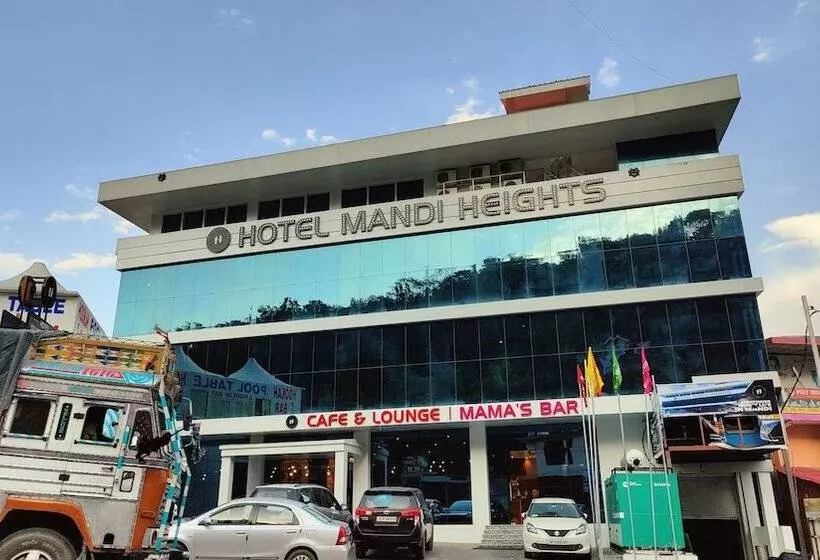 ホテル Mandi Heights   Bar, Fine Dining & Banquet Hall