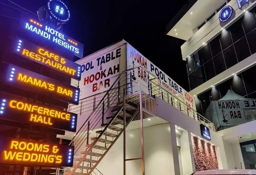 ホテル Mandi Heights   Bar, Fine Dining & Banquet Hall