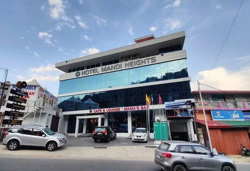 ホテル Mandi Heights   Bar, Fine Dining & Banquet Hall