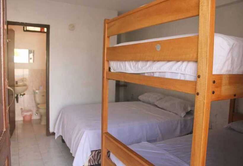 Otel Manhattan Salinas Ecuador